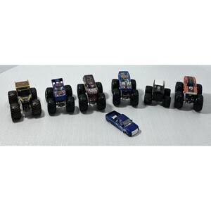 Pre Loved Set Of 7 Hot wheel Monster Jam Play Truck‎ Toys